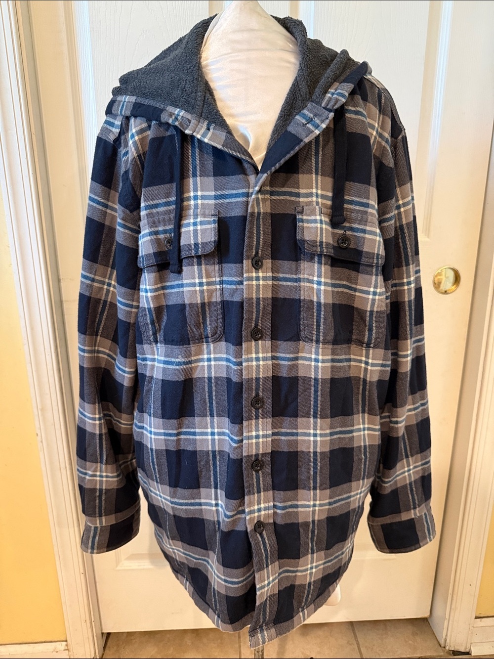 MEN’S - L.L.BEAN FLANNEL SHIRT JACKET WITH FLEECE LINING (med)